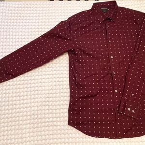 Shirt with pattern, very deep burgundy. With stretch for the comfort.